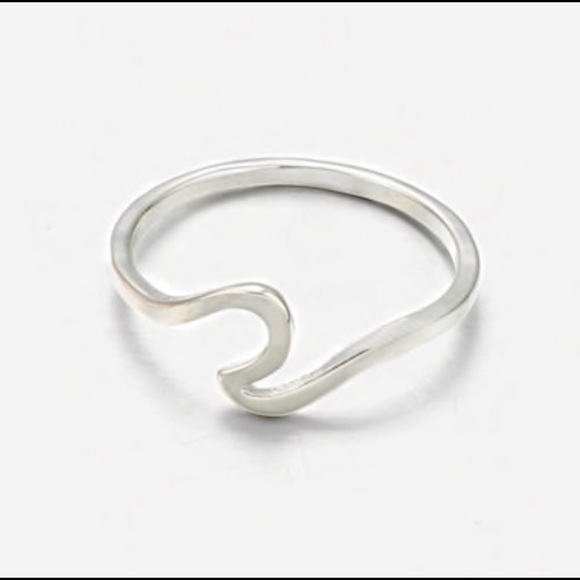 🚨 3/$15 Silver Wave Ring - Picture 2 of 5